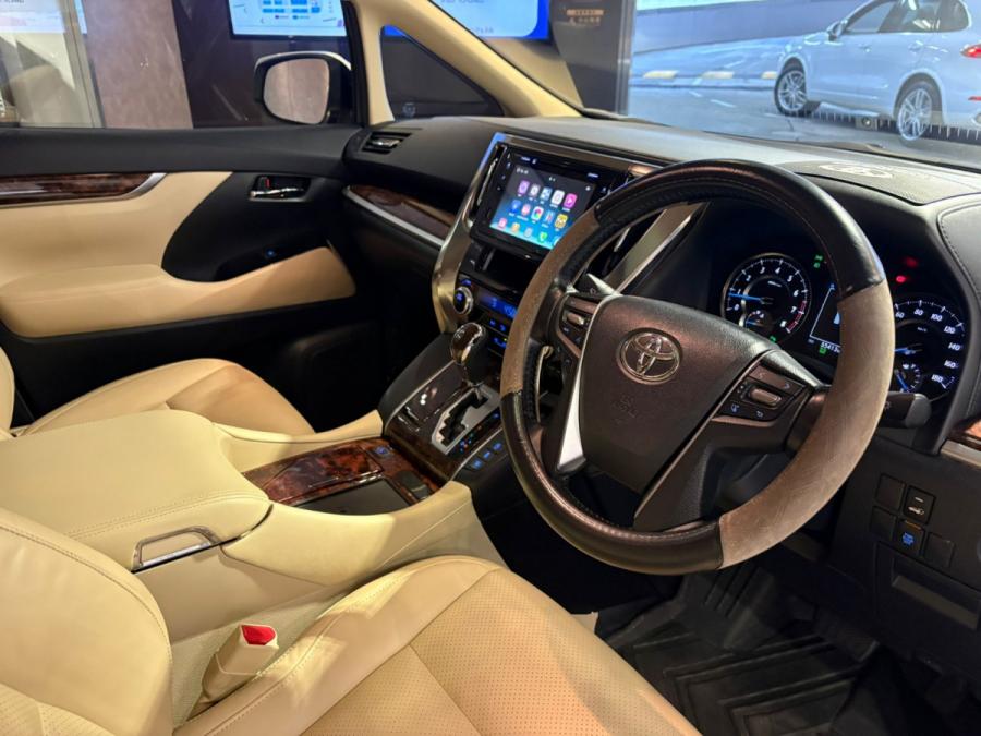 Alphard 2.5 Facelift - Image 4